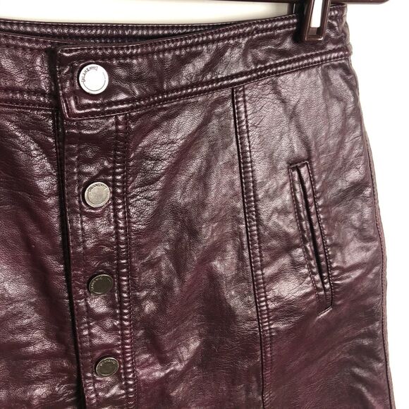 Blank NYC Red Faux Leather Snap Front Mini Skirt Women's Size 27 Raw Hem Pockets - Picture 2 of 7